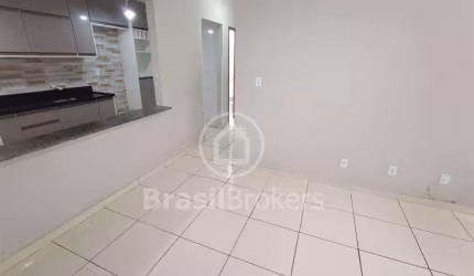 Apartamento térreo 2 quartos em Cascadura