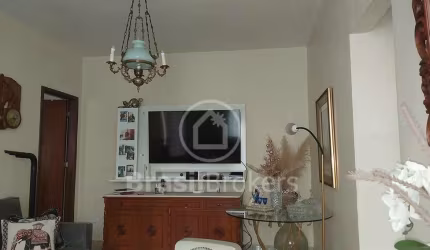 Casa Idependente com Garagem, Bela área frontal com Forno a lenha