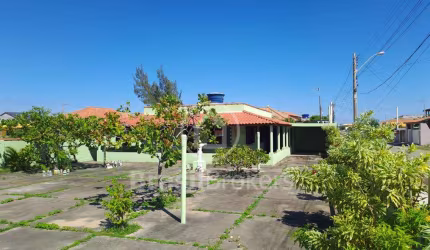 Excelente Casa com Quintal !!!... Bairro Farol de São Thomé