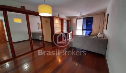 Apartamento 3 quartos + dependência próximo à Dias da Cruz