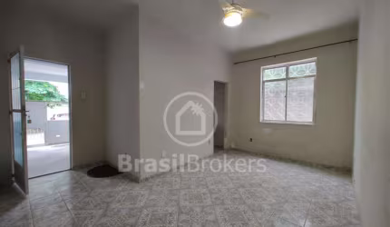 Casa com 4 quartos e espaço para lazer em Piedade