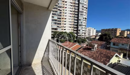 APARTAMENTO COM 52M2 2 QUARTOS VARANDA