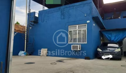 Casa 4 quartos em rua tranquila em Bento Ribeiro