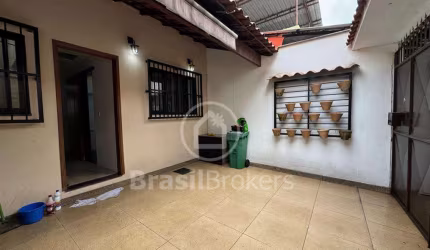 Duas Casa em Olaria - Quadra Azul.