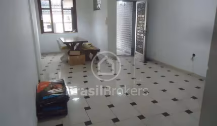 Casa à venda com 200,00m² e 4 quartos em Ramos, Rio de Janeiro - rj