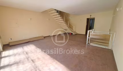 Casa à venda no Méier 2 vagas