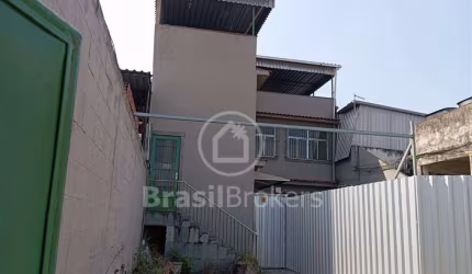Excelente casa + galpão em ótima localização !!!
