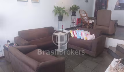 Casa à venda com 328,00m² e 5 quartos em Inhaúma, Rio de Janeiro - rj