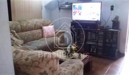 Casa 4 quartos, sendo 2 suítes