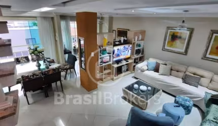 Casa de Condomínio 4 quartos, sendo 1 suíte