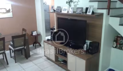 Casa de Condomínio 3 quartos, sendo 1 suíte