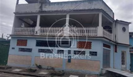 Casa 4 quartos, sendo 2 suítes