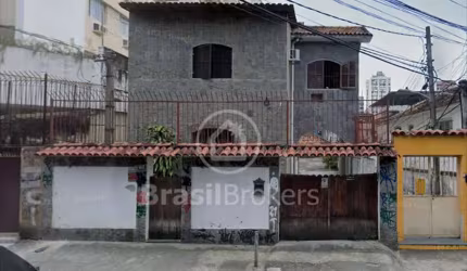 Casa 3 quartos, sendo 1 suíte
