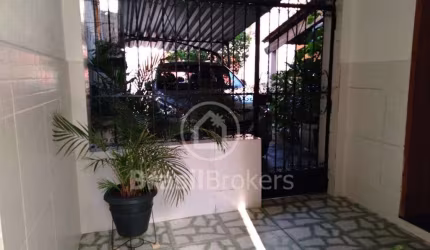 Casa 4 quartos, sendo 2 suítes