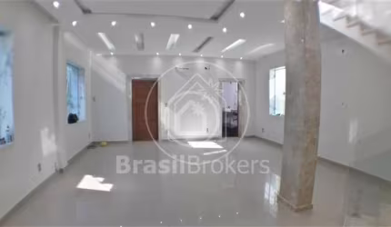 Casa 4 quartos, sendo 1 suíte