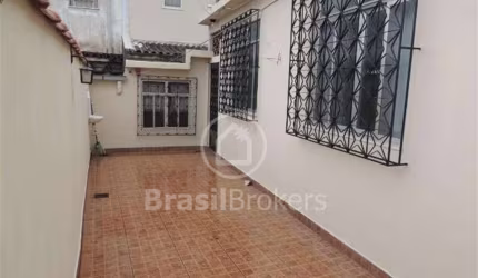 Casa 4 quartos, sendo 1 suíte