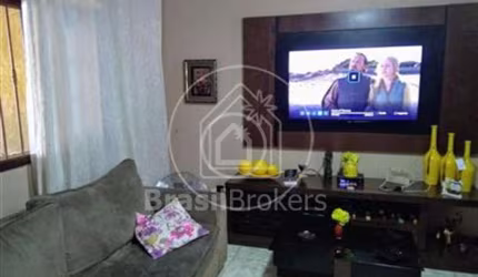 Casa 3 quartos, sendo 2 suítes