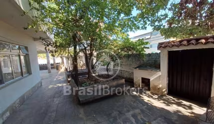 Casa 3 quartos, sendo 1 suíte
