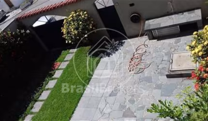 Casa 4 quartos, sendo 2 suítes