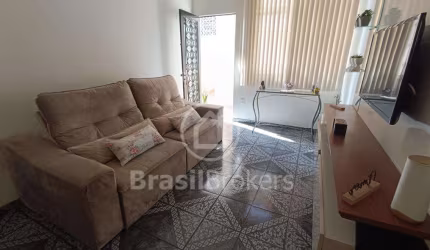 Casa de Vila à venda em Quintino Bocaiuva!