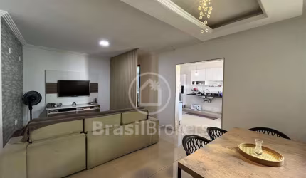 Casa de vila na Intendente Magalhães