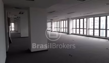 Sala comercial de 583m² com vista livre no Centro da Cidade!!!