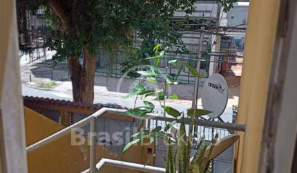 Casa à venda com 190,00m² ,  4 quartos na Tijuca, esquina com a rua Pinto Guedes