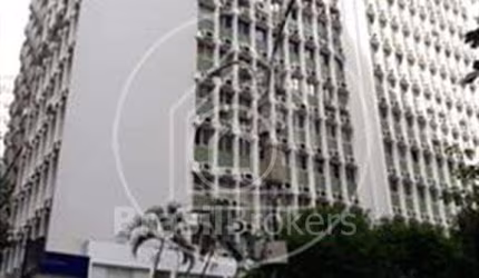 Sala comercial com porteira fechada na melhor região do Centro da Cidade.