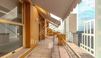 PRÉDIO INTEIRO À VENDA NO CENTRO DO RIO