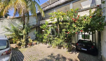 Grajaú  Ampla Casa 2 Pavimentos / 5 Quartos / Suite /400m / vaga até 6 vagas