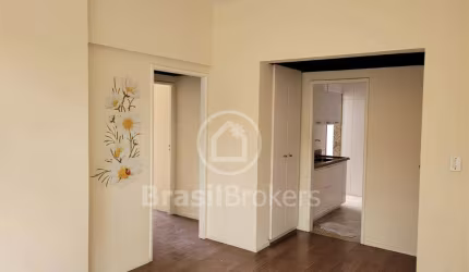Apartamento no Estácio, com 2 quartos e armários planejados, pronto para morar!