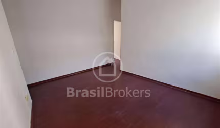 Apartamento em prédio pequeno com excelente apresentação