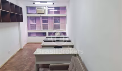 Sala em excelente  localização