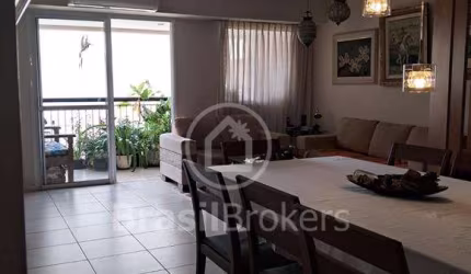 Apartamento à venda com 2 quartos, sendo 1 suíte, varandão, vaga e infra total em um dos melhores pontos da Tijuca