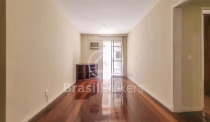 Apartamento 1 quarto com varanda e vaga