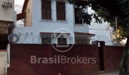 Casa duplex à venda com 3 quartos, 3 vagas, 100 m² e reformada na Tijuca, Rio de Janeiro - rj