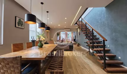 Casa duplex à venda com área total de 250,00m² e 4 quartos em Tijuca, Rio de Janeiro - RJ