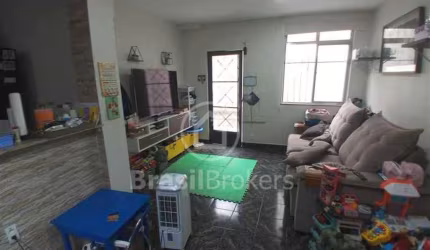 Casa de Vila Triplex com 116 m2, 2 quartos e vaga em área nobre de Vila Isabel
