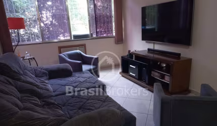 Apartamento em excelente localização com 3 quartos,   mais dependência , PORTEIRA FECHADA