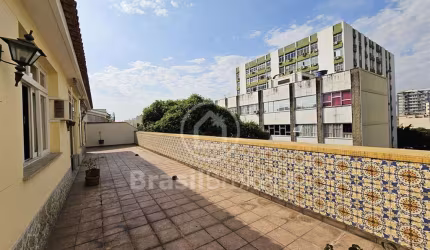 Cobertura linear tipo casa em localização maravilhosa