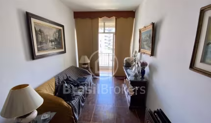 Apartamento com 2 Quartos e Varanda na Tijuca