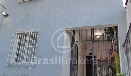 Vila inteira com 620 m2 e 5 casas prontas para morar em área nobre do Grajaú