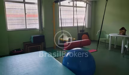 Casa comercial com 2 andares em Vila Isabel