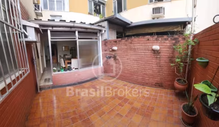 Apartamento de 2 quartos com área externa a poucos metros do Shopping Tijuca