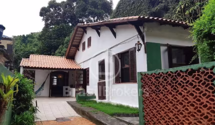 Casa Linear com 140m² com 2 vagas na Usina!
