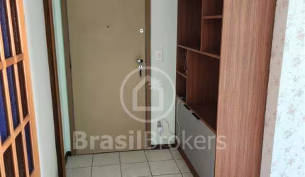 Cobertura de 3 quartos, sendo 1 suíte a poucos metros do metrô Afonso Pena