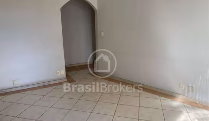 APARTAMENTO 2 QUARTOS COM VAGA NA TIJUCA