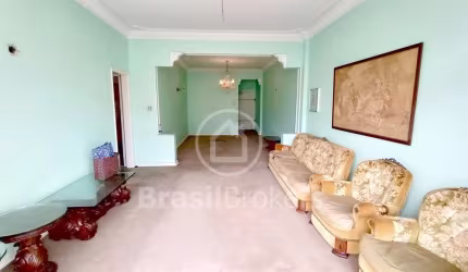 Apartamento de 3 quartos com 149 m², dependências completas e Varanda.