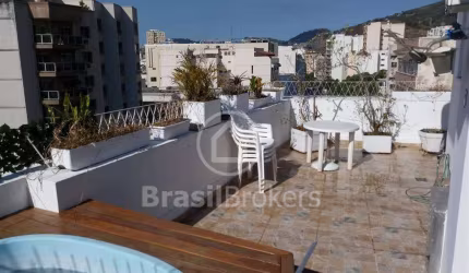 Cobertura Linear com 96 m² e 2 quartos com uma vaga de garagem.