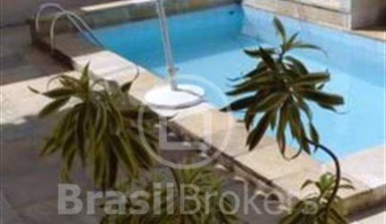 Casa Linear com 175,00m² com vaga e piscina!
